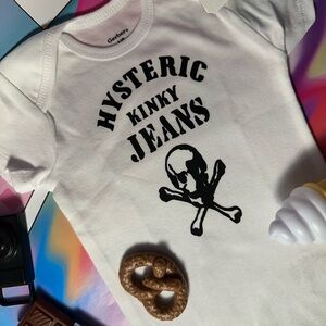 ⚡️Hysterical kinky jeans rockin’☠️ baby Bodysuit with Black Graphic 6-9M